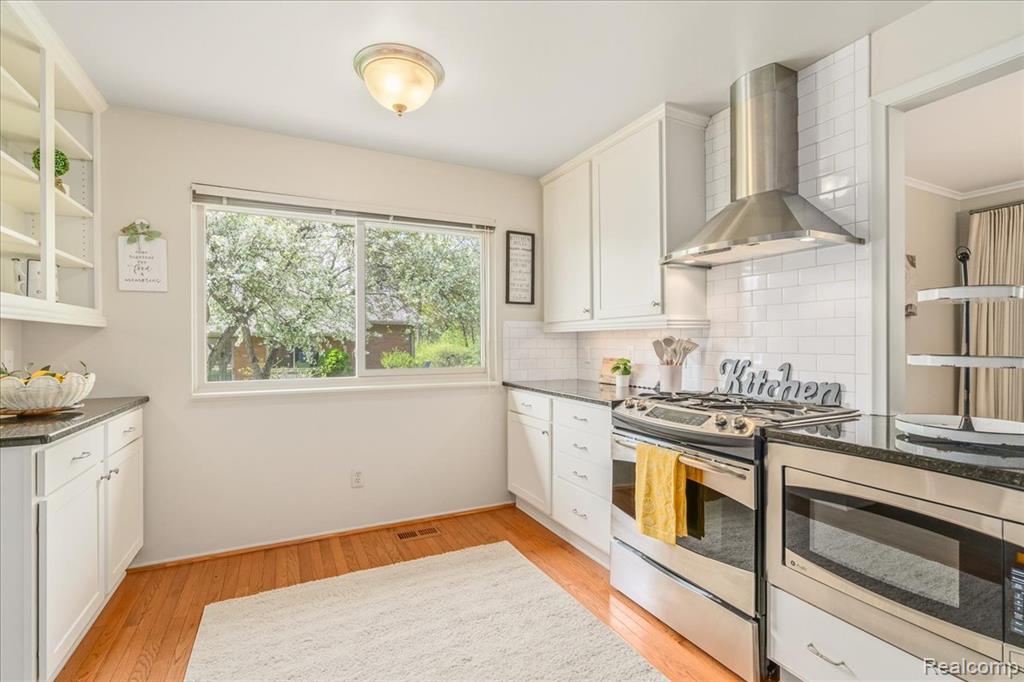 48132 Colony Farm Circle, Plymouth, MI 48170 — Photo 18
