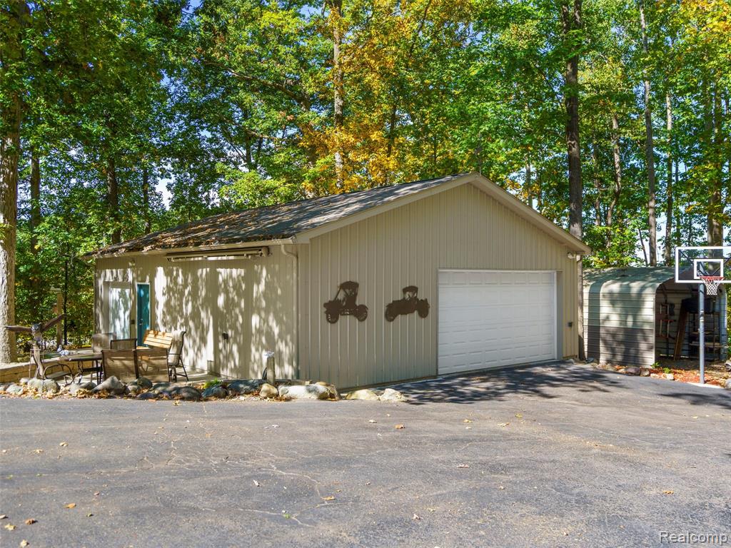 11371 Runyan Lake Road, Fenton, MI 48430 — Photo 33