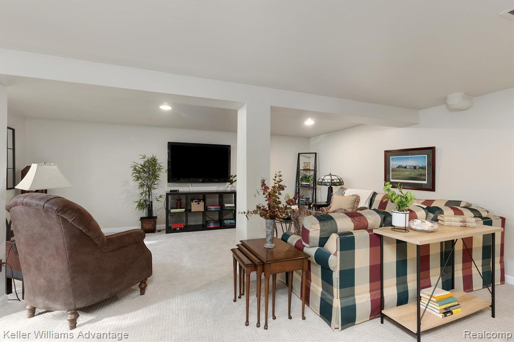 40521 FRANKLIN MILL Street, Novi, MI — Photo 25