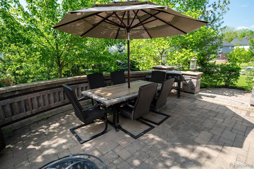551 HUDSON Circle, South Lyon, MI 48178 — Photo 35