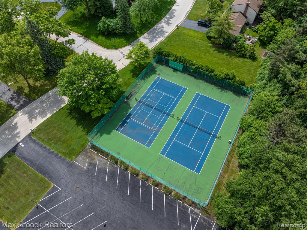 591 S Spinningwheel Lane, Bloomfield Hills, MI 48304 — Photo 41