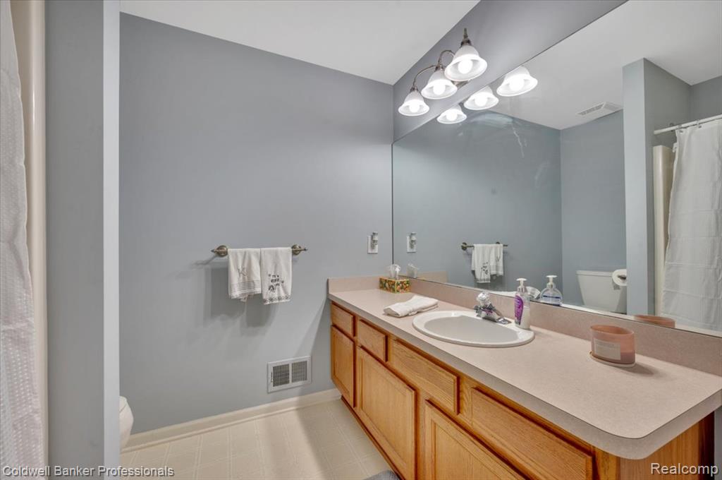 3803 Wedgewood Drive, Lapeer, MI 48446 — Photo 17