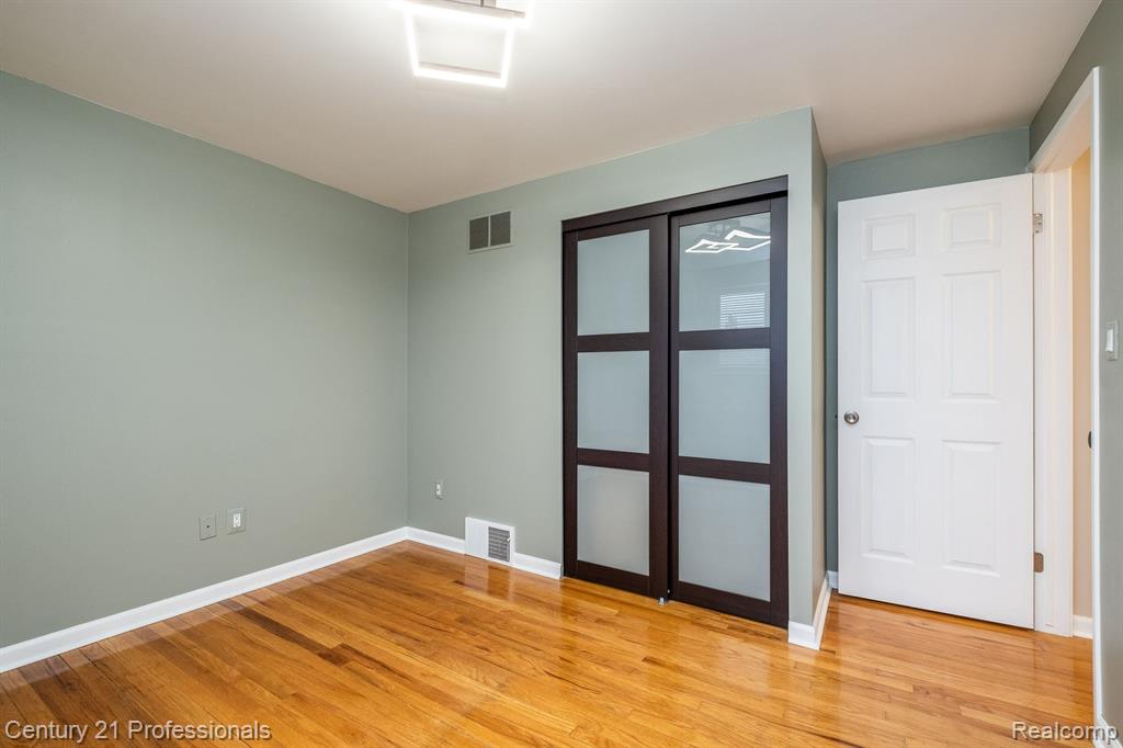 4256 BIEBER Drive, Sterling Heights, MI 48310 — Photo 26