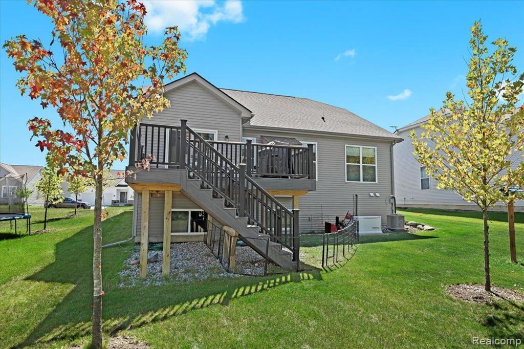 8045 CARSTON Lane, Brighton, MI 48116 — Photo 24