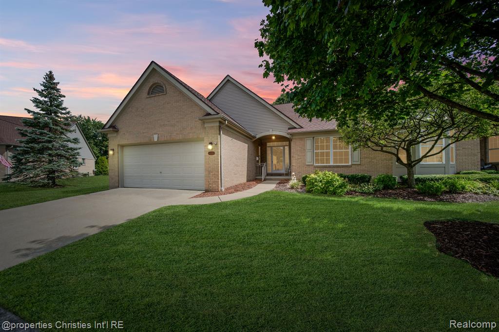 43450 COVE Drive, Clinton Twp, MI 48038 — Photo 28