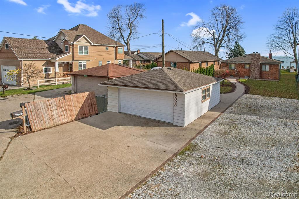 49328 Bayshore Drive, Chesterfield, MI 48047 — Photo 43