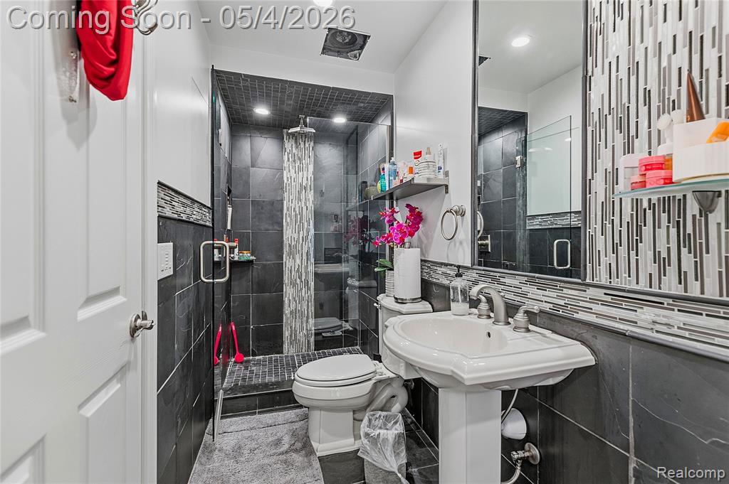 55405 Whitney Drive, Shelby Twp, MI 48315 — Photo 48