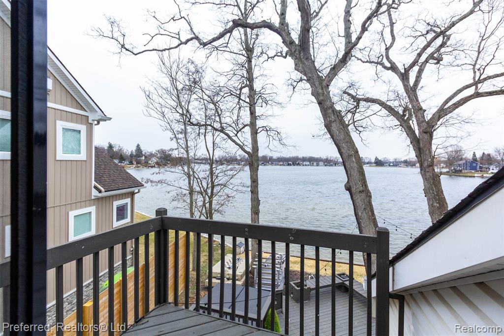 8783 Cooley Beach Drive, White Lake, MI — Photo 33