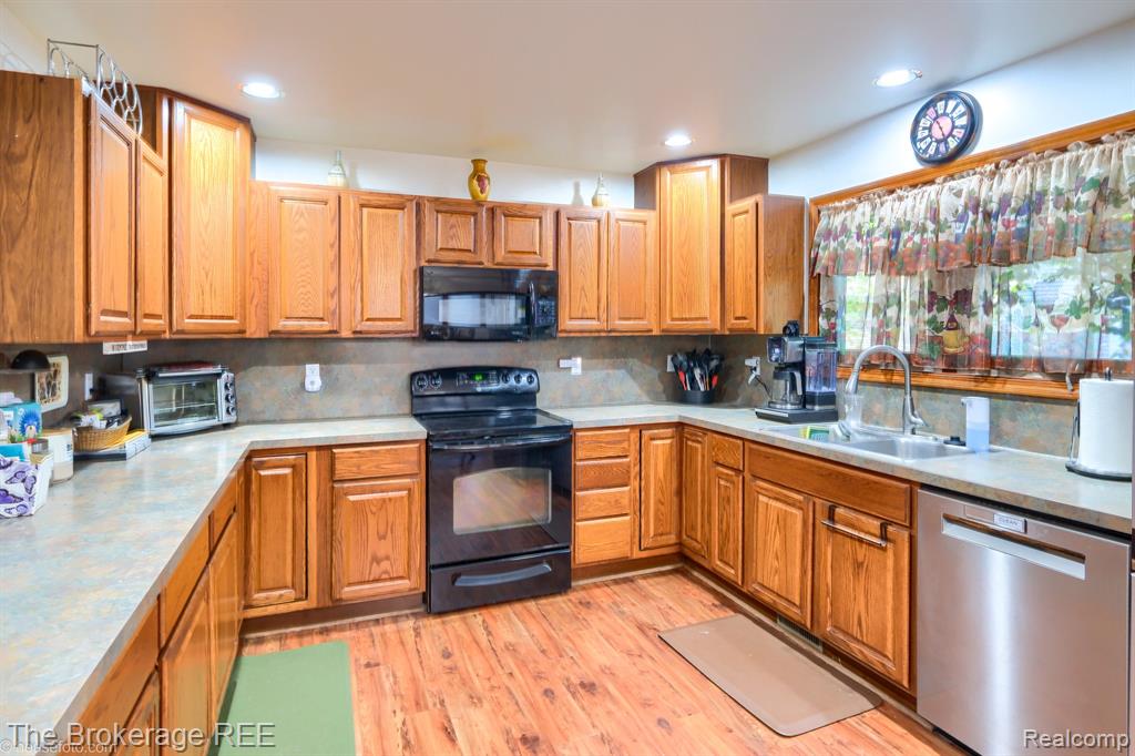9369 Rayna Drive, Davison, MI 48423 — Photo 18
