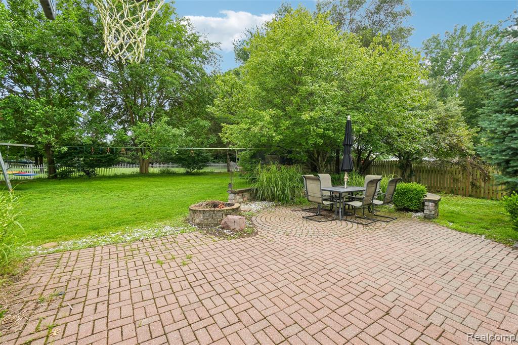 696 Vincent Street, Pinckney, MI 48169 — Photo 43