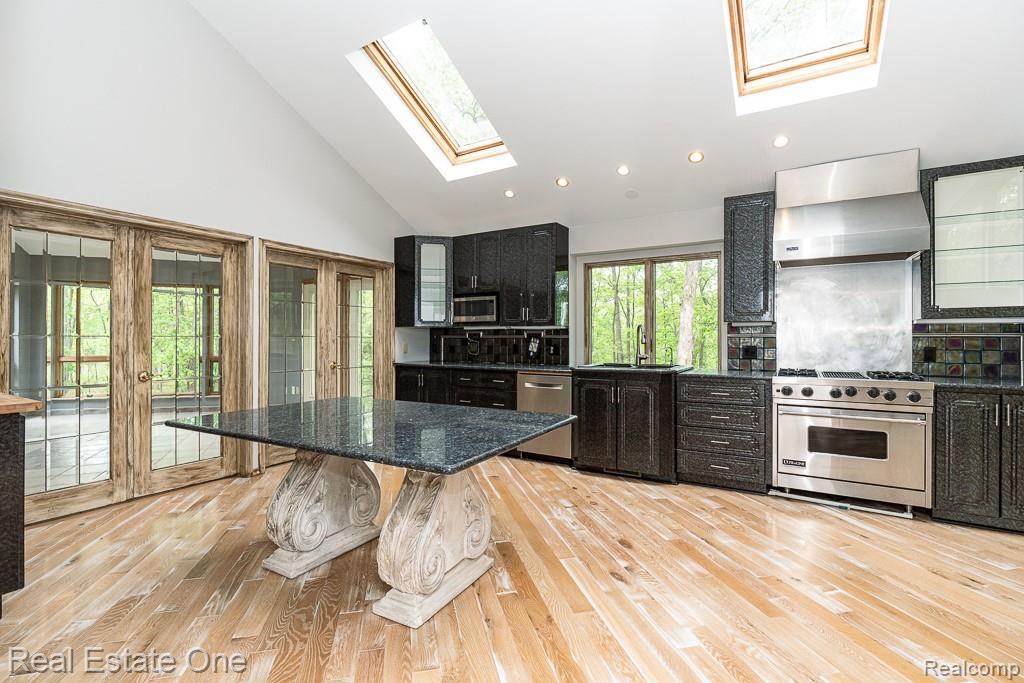 2670 Spring Grove Drive, Brighton, MI 48114 — Photo 22