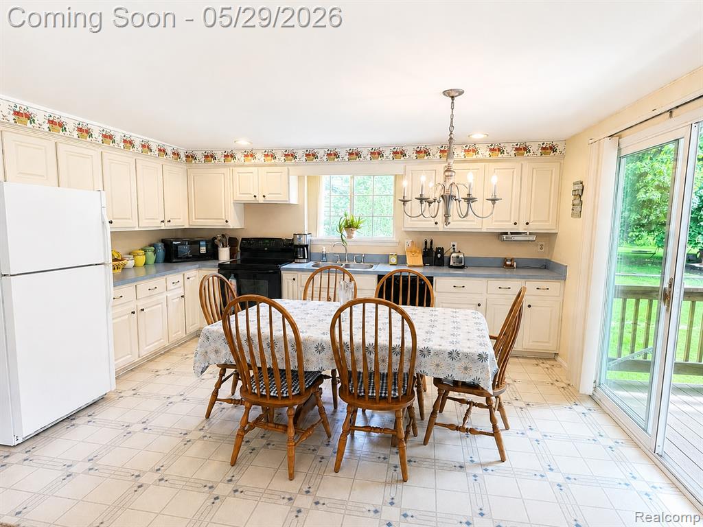 1147 Jay Street, Waterford, MI 48327 — Photo 16
