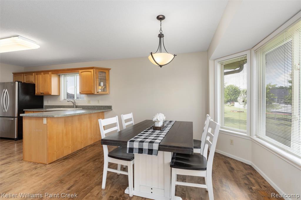 7537 Waterfall Drive, Grand Blanc, MI 48439 — Photo 7