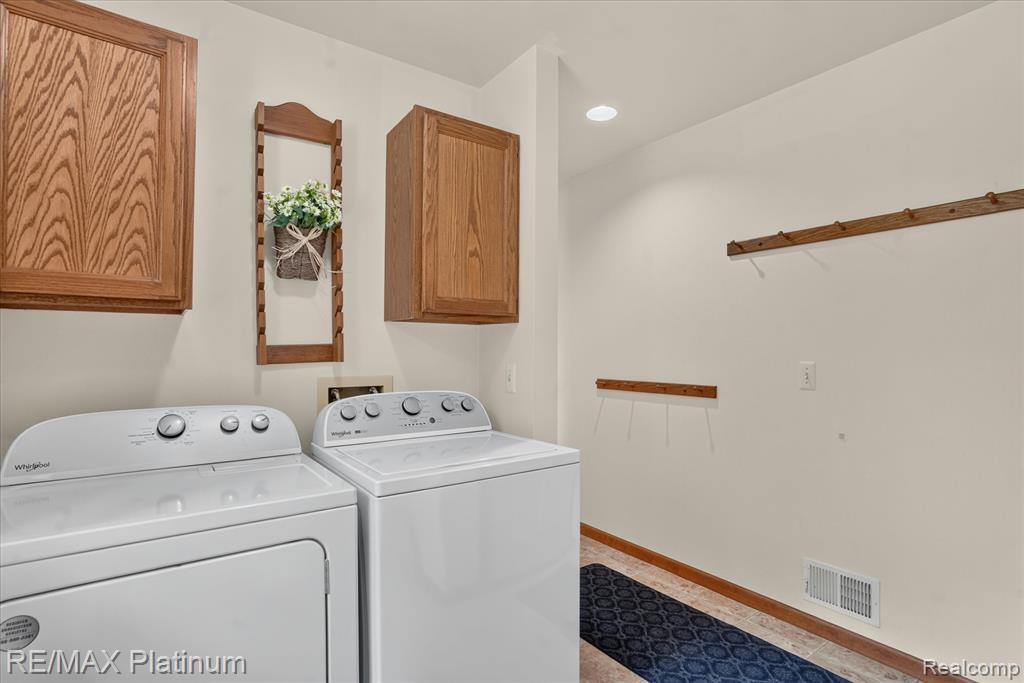 12273 Pinebrook Lane, South Lyon, MI 48178 — Photo 22