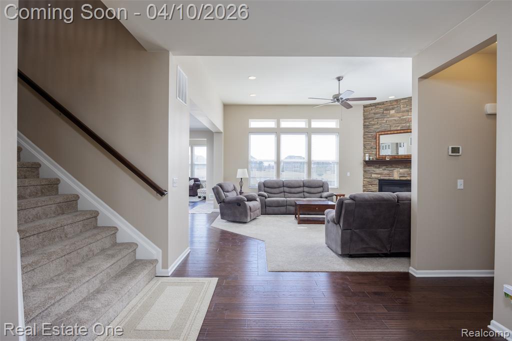 120 Crestview Drive, Rochester, MI 48306 — Photo 9