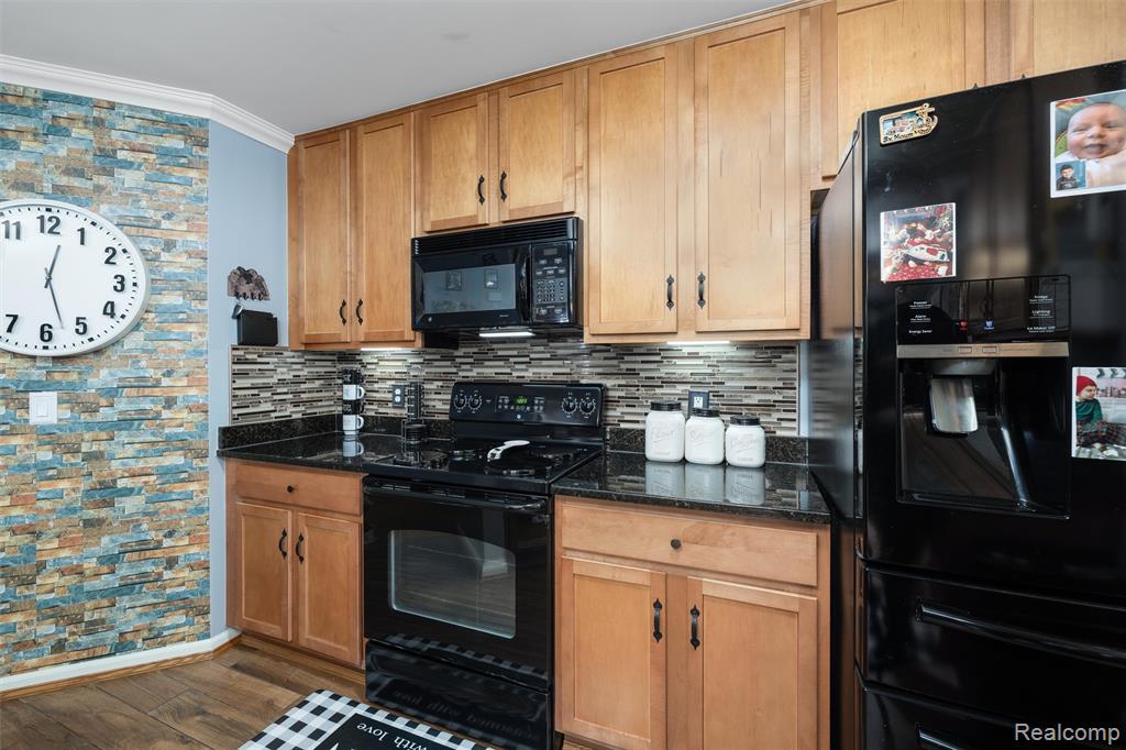 340 N Wixom Road, Wixom, MI 48393 — Photo 11