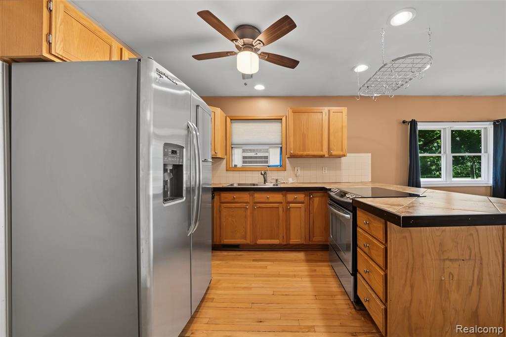 576 Brooks Avenue, Pontiac, MI 48340 — Photo 11