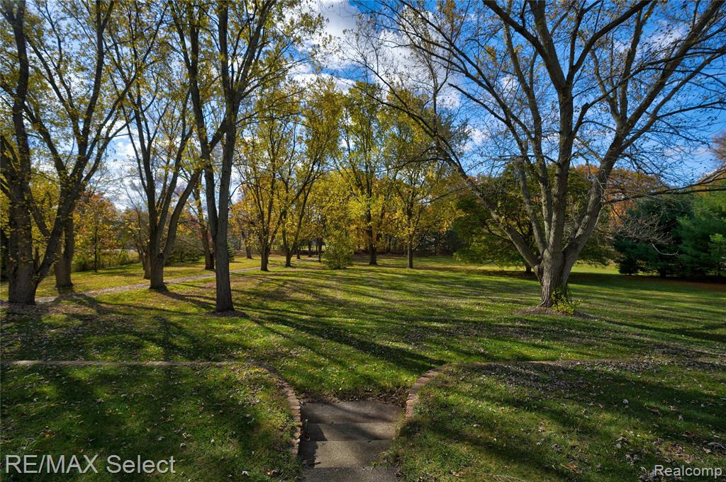 550 W Rose Center Road, Holly, MI 48442 — Photo 7