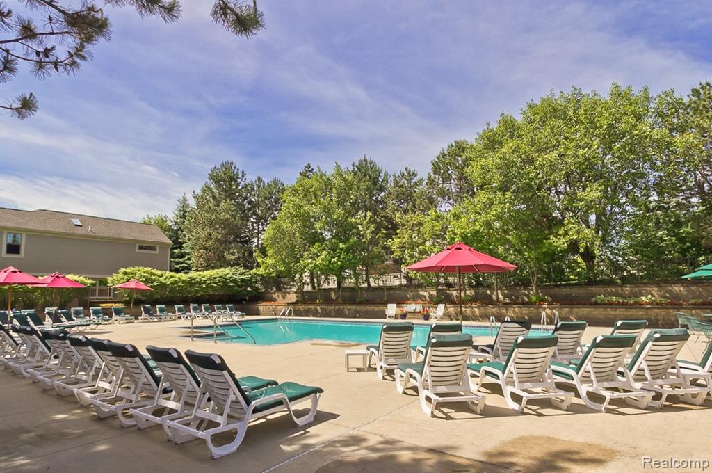 881 Tartan Trail, Bloomfield Hills, MI 48304 — Photo 41