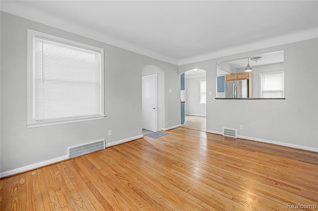 516 E Granet Avenue, Hazel Park, MI 48030 — Photo 11