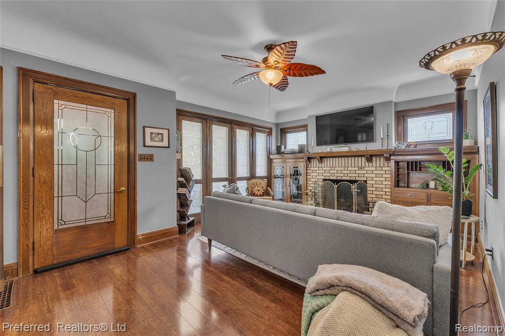 190 Crocker Boulevard, Mount Clemens, MI 48043 — Photo 10