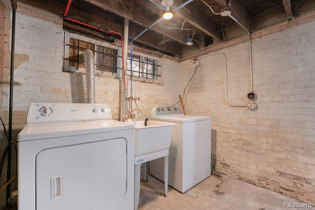 221 W Grixdale, Highland Park, MI 48203 — Photo 33