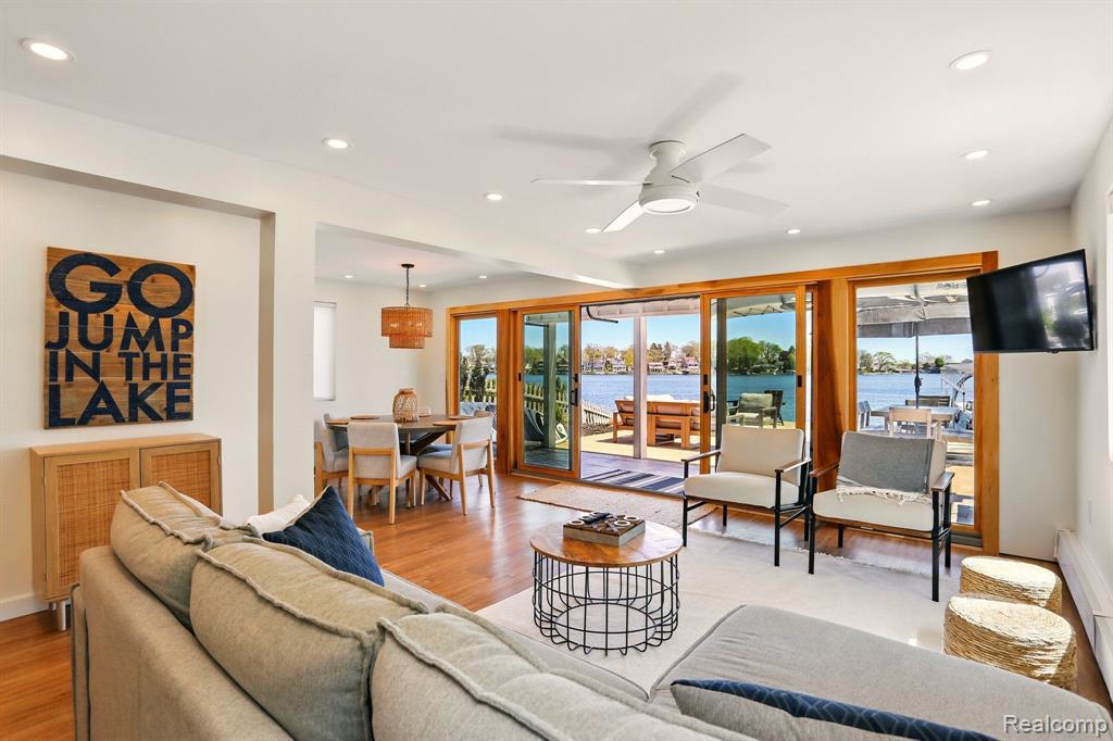 807 PINE TREE Road W, Lake Orion, MI 48362 — Photo 5