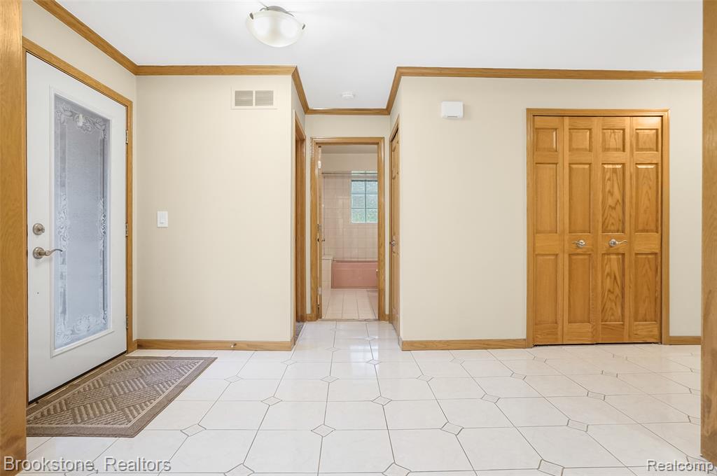 8948 Chestnut Run Drive, Shelby Twp, MI 48317 — Photo 5