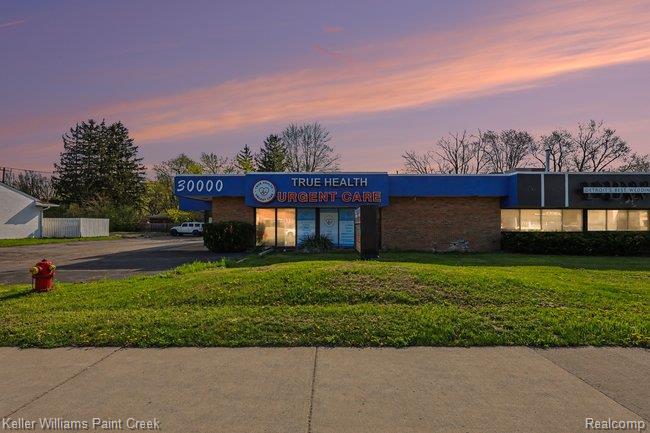 30000 ORCHARD LAKE Road, Farmington Hills, MI 48334