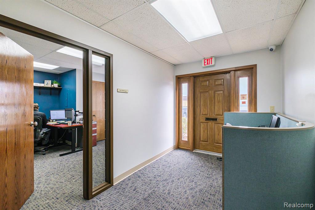 1063 W HILL Road, Flint, MI 48507 — Photo 15