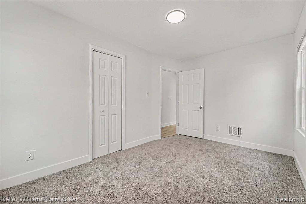 9436 Beaconsfield Street, Detroit, MI 48224 — Photo 16