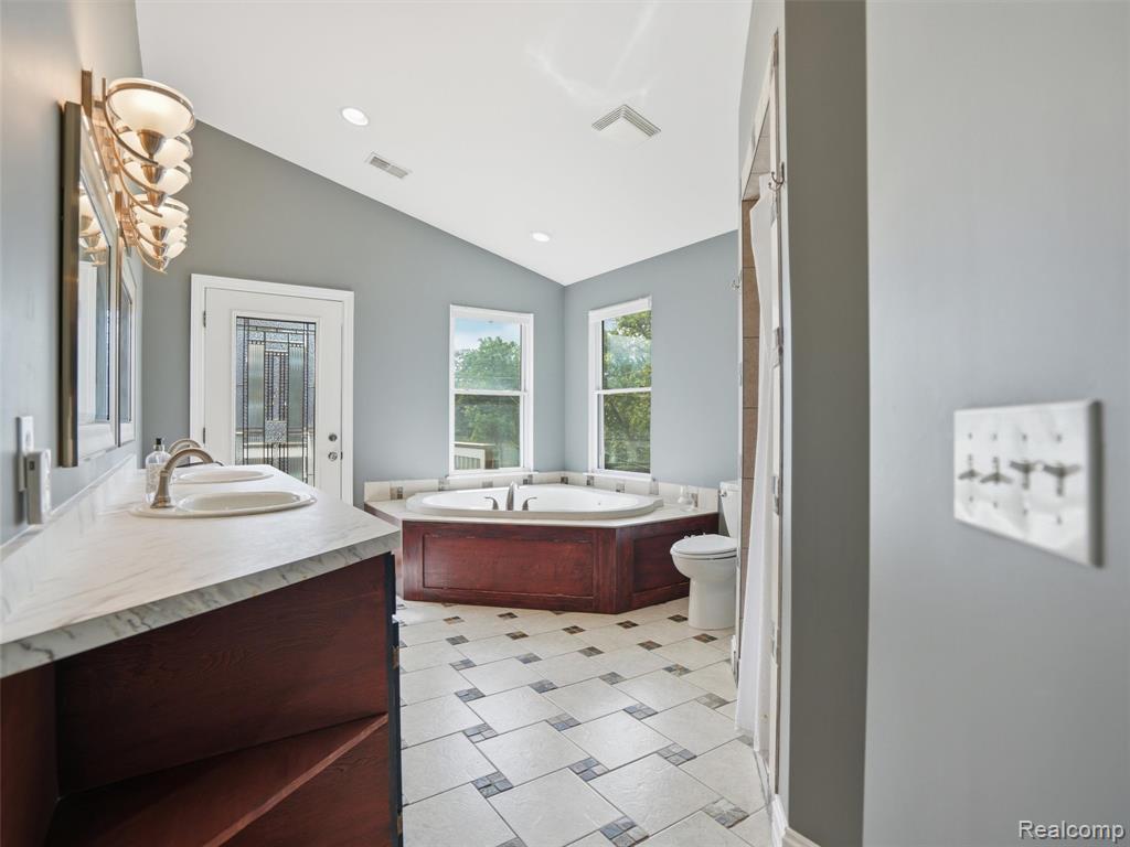 5556 Ormond Road, White Lake, MI 48383 — Photo 31