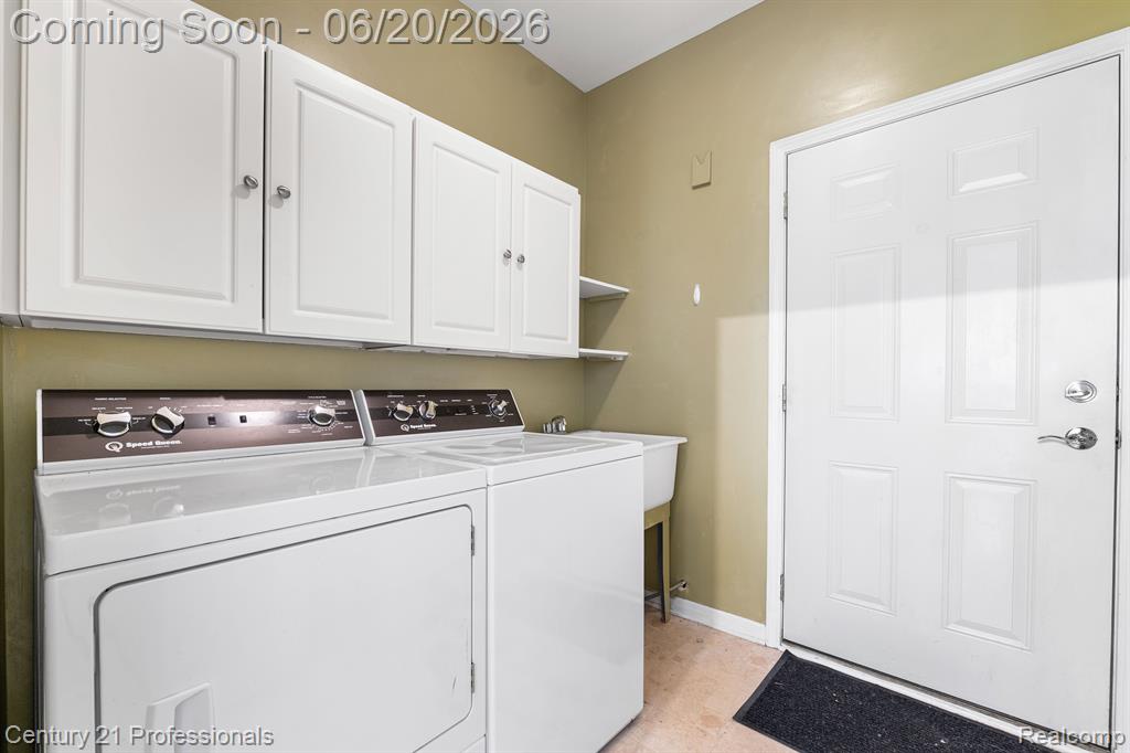 3305 Grove Lane, Auburn Hills, MI 48326 — Photo 37