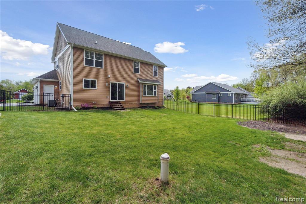 8378 MEADOW CREEK Lane, Pinckney, MI 48169 — Photo 29