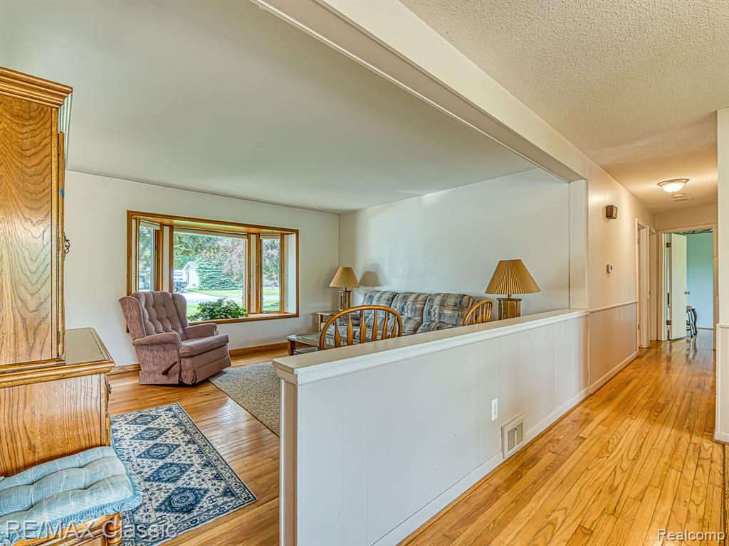 11789 Julia Drive, Whitmore Lake, MI 48189 — Photo 4