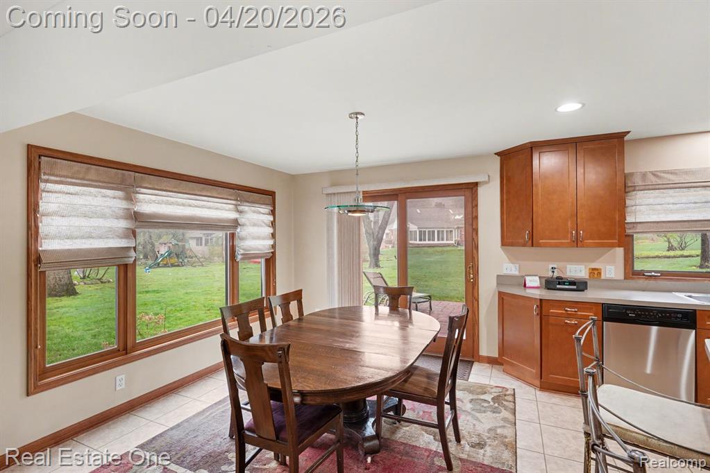 1355 Grebe Road, Highland, MI — Photo 9