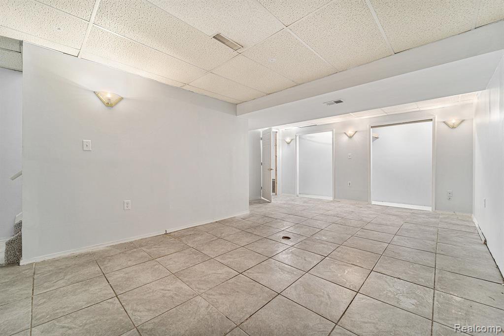 6075 N VERNON Street, Dearborn Heights, MI 48127 — Photo 30