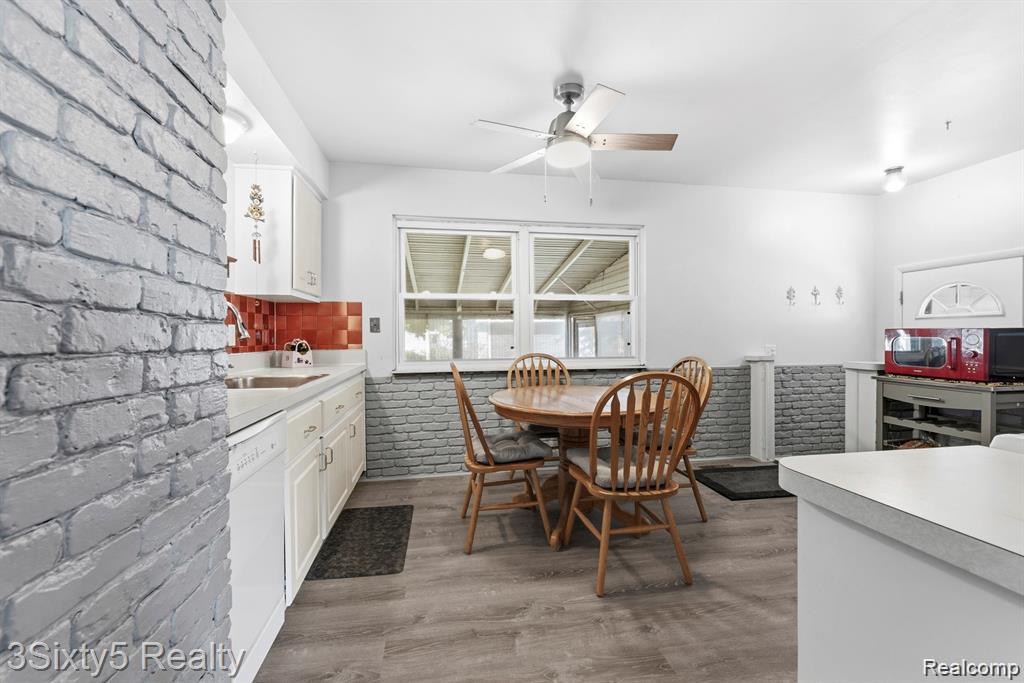 5048 Glenis Street, Dearborn Heights, MI 48125 — Photo 6