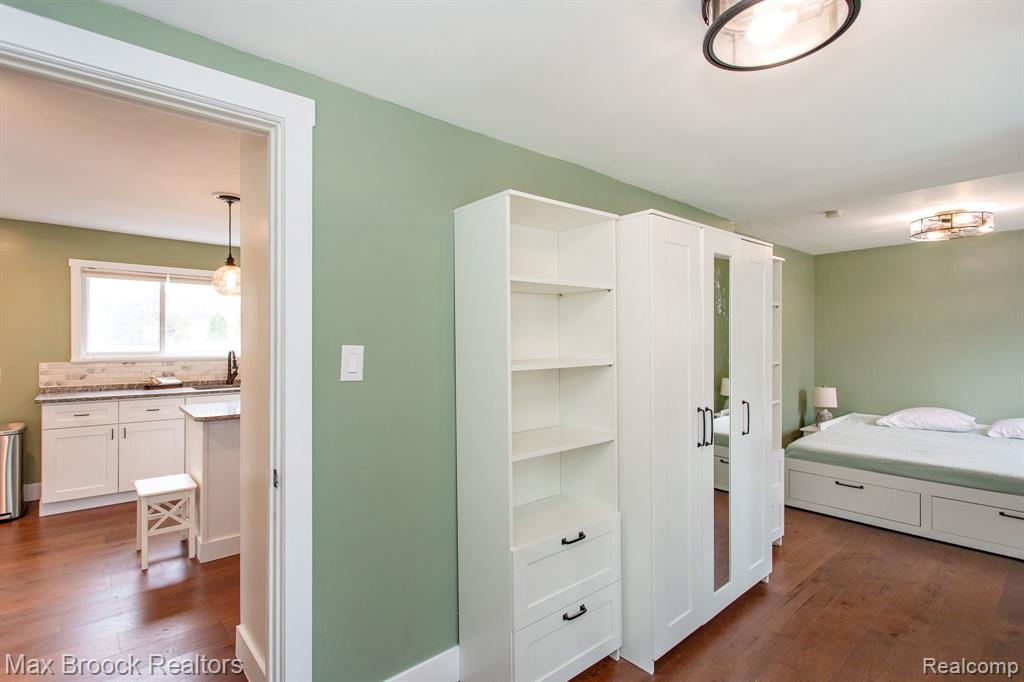 918 ALBERTA Street, Ferndale, MI 48220 — Photo 24