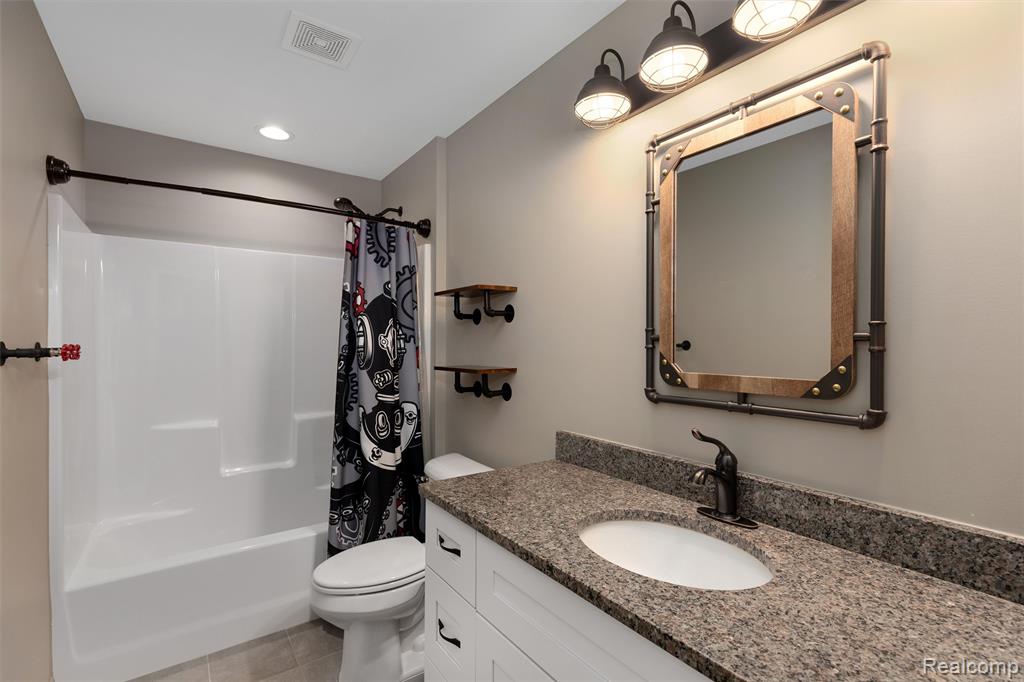 4280 ROLLING MEADOW Lane, Ypsilanti, MI 48197 — Photo 34