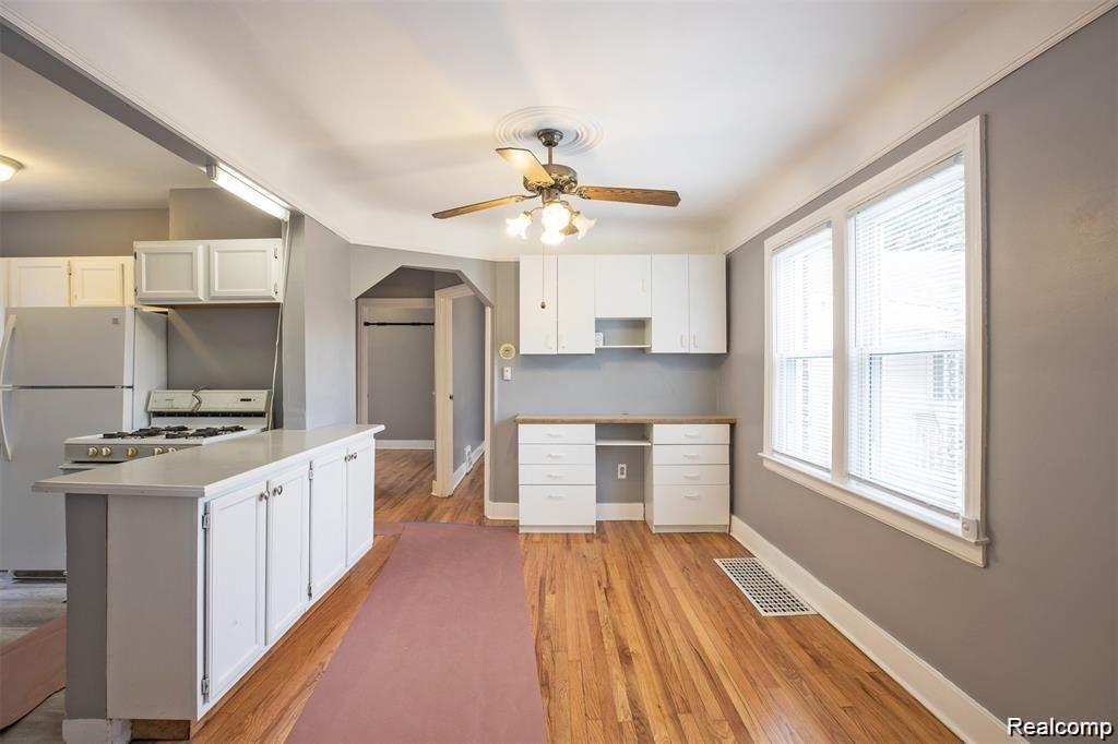 6753 HEYDEN Street, Dearborn Heights, MI 48127 — Photo 13