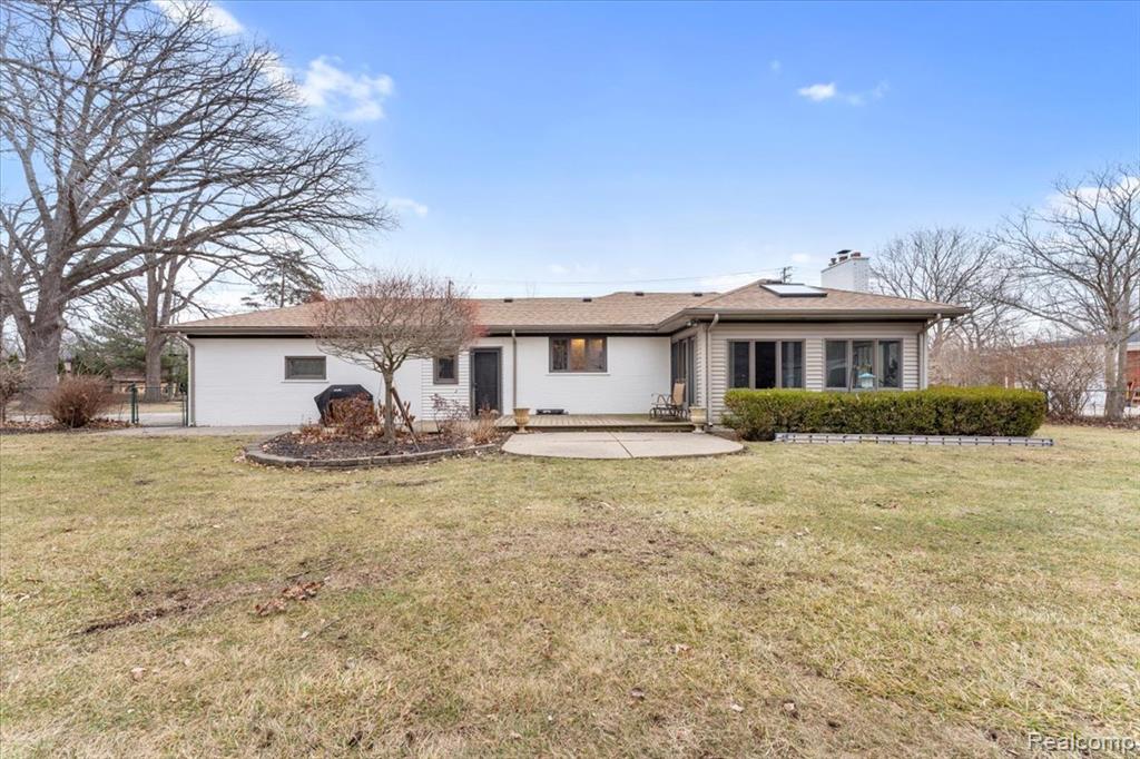 21524 THOROFARE Road, Grosse Ile, MI 48138 — Photo 2