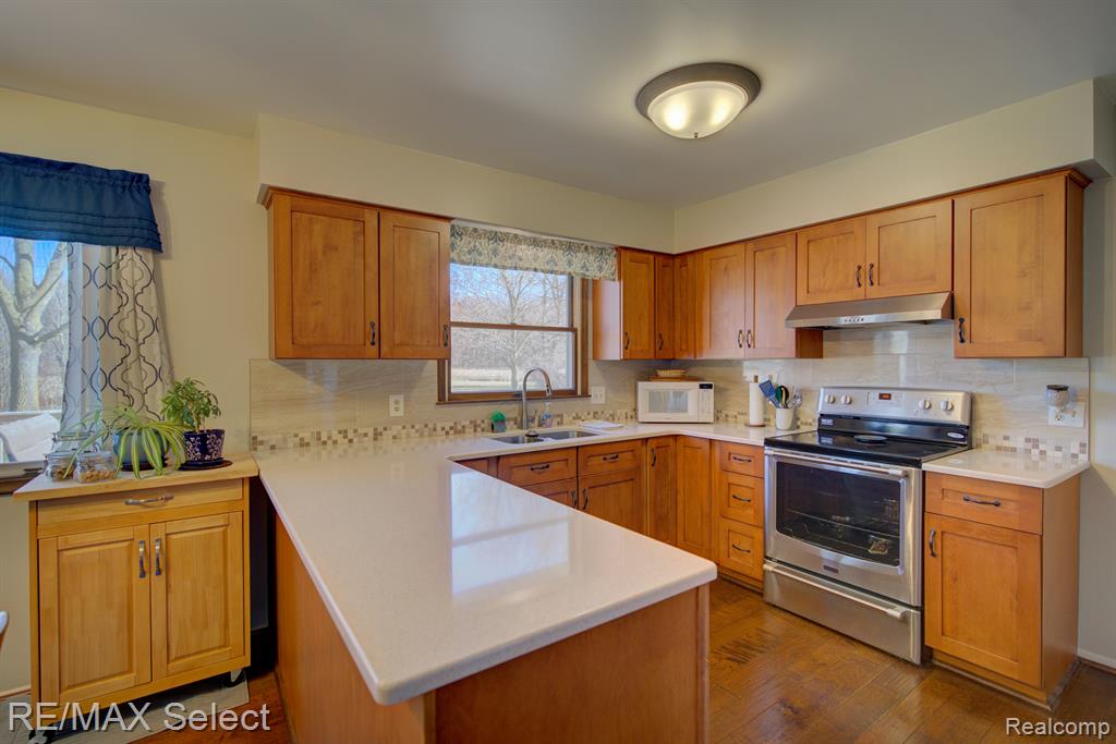 7233 JENNINGS Road, Swartz Creek, MI 48473 — Photo 3