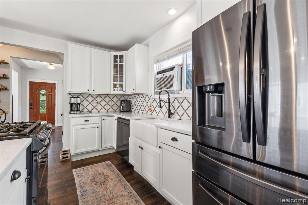 607 E LINCOLN Avenue, Royal Oak, MI 48067 — Photo 14