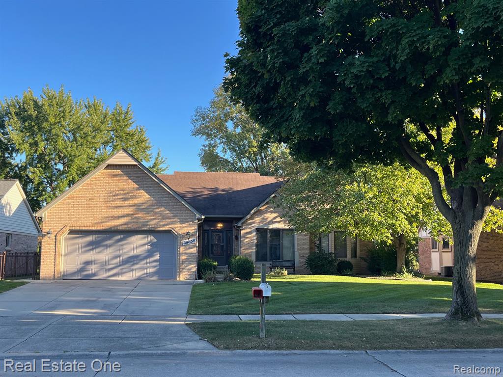 39858 Wilmette Drive Drive, Sterling Heights, MI 48313 — Photo 2