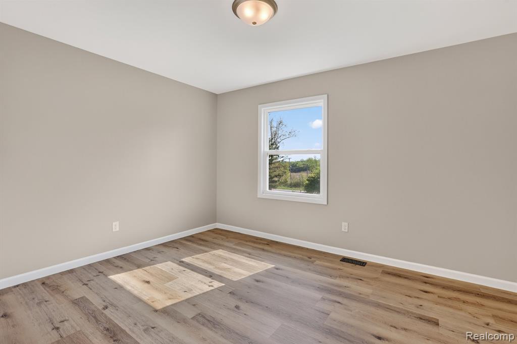 1215 N Oak Road, Davison, MI 48423 — Photo 16