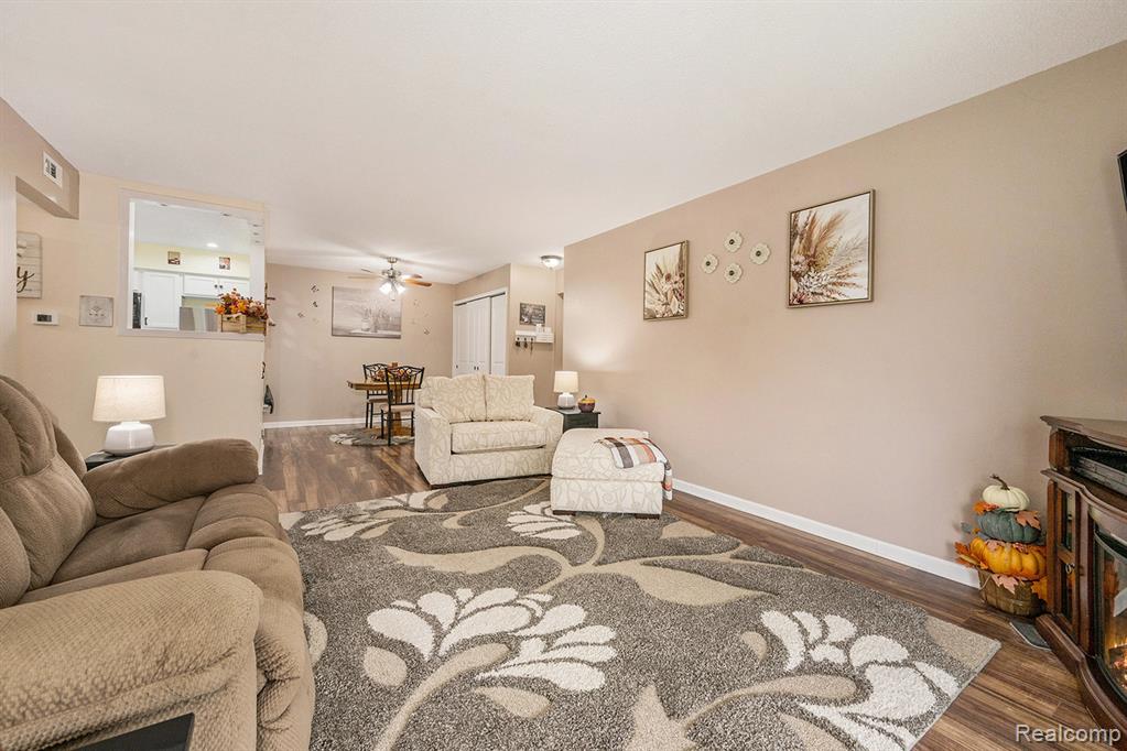 35912 Ann Arbor Trail, Livonia, MI 48150 — Photo 5