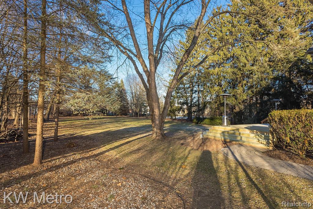 685 TRINWAY Drive, Troy, MI 48085 — Photo 46