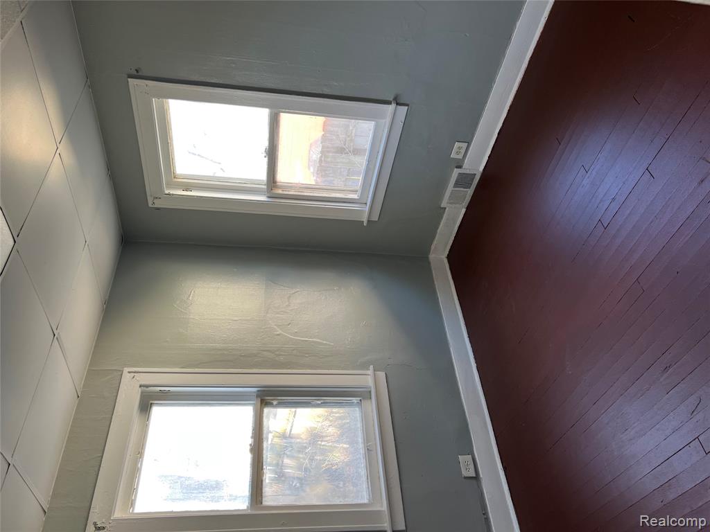 936 Stocker Avenue, Flint, MI 48503 — Photo 6