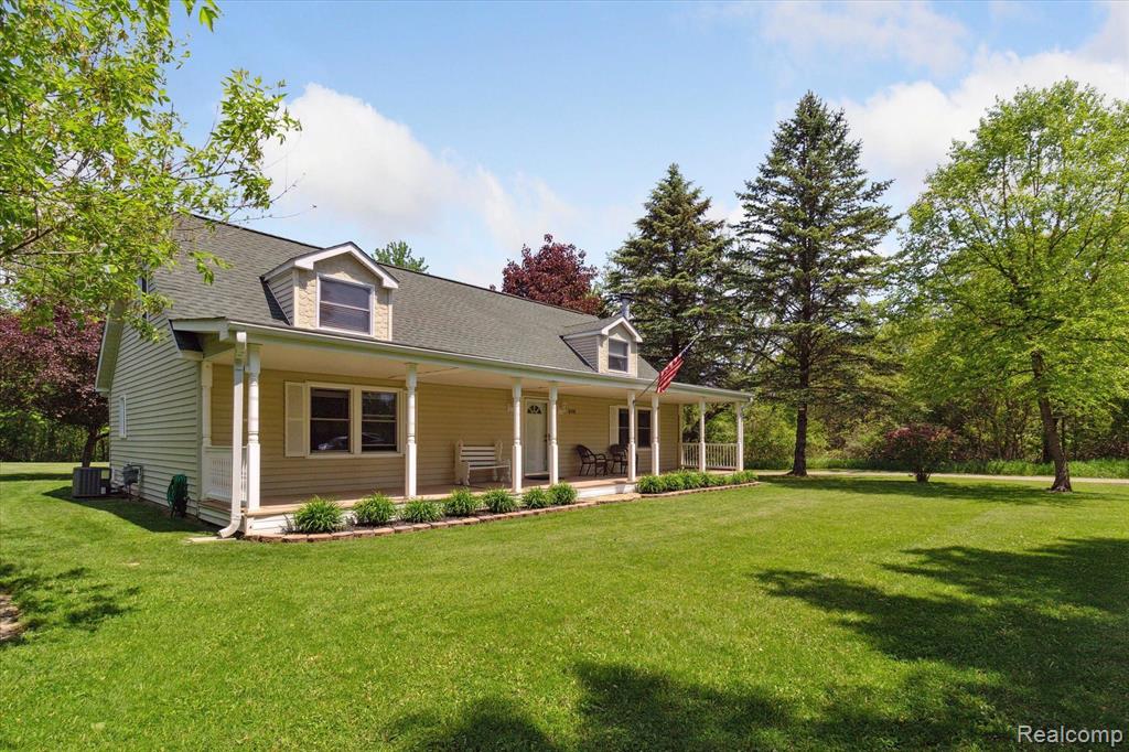 898 ROWLAND Road, Leonard, MI 48367 — Photo 2